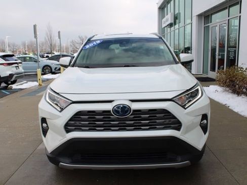 Used 2019 Toyota RAV4 Limited image 2