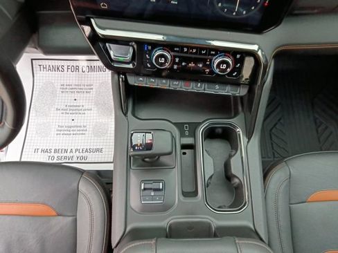 Used 2024 GMC Sierra 1500 AT4 w/ Technology Package AWD/4WD image 3