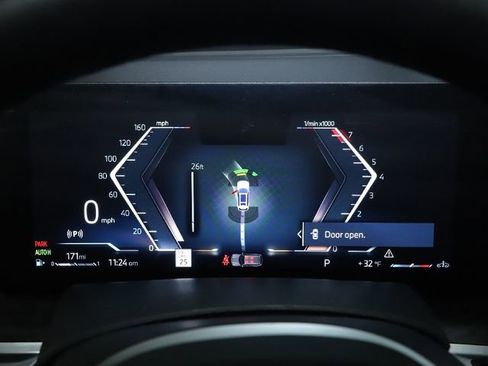 Certified 2024 BMW X7 xDrive40i w/ M Sport Package image 26