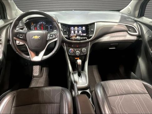 Used 2020 Chevrolet Trax LT w/ LT Convenience Package AWD/4WD image 7