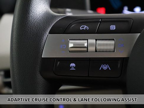 Certified 2025 Hyundai Tucson SE AWD/4WD image 3