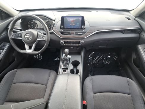 Used 2025 Nissan Altima 2.5 SV AWD/4WD image 9