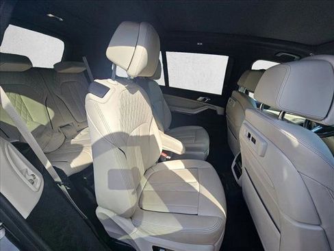 Used 2021 BMW X7 xDrive40i w/ M Sport Package image 16