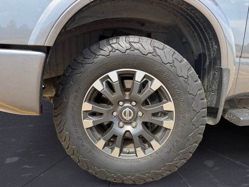 Used 2019 Nissan Titan PRO-4X AWD/4WD image 14
