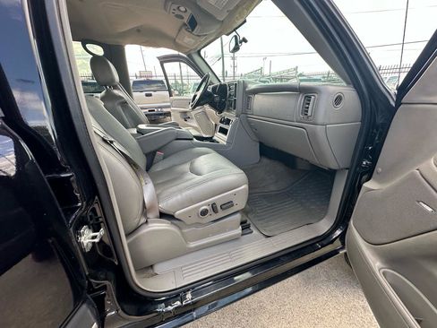 Used 2006 Chevrolet Silverado 2500 LT w/ Onstar Plus Package AWD/4WD image 39