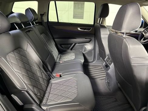 Used 2025 Volkswagen Atlas SEL Premium R-Line image 11