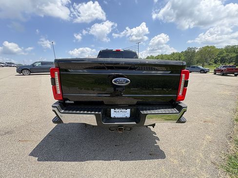 Used 2023 Ford F250 Lariat AWD/4WD image 4