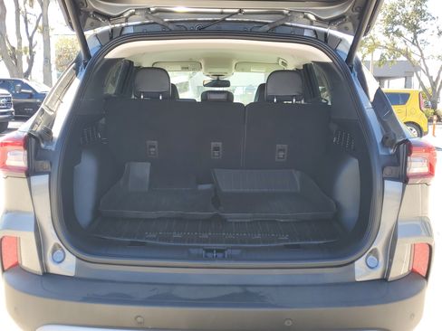 Certified 2025 Ford Escape Platinum w/ Premium Technology Package image 10