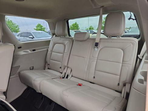 Used 2019 Lincoln Navigator Reserve AWD/4WD image 38