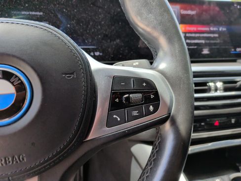 Used 2022 BMW i4 eDrive40 w/ M Sport Package RWD image 19
