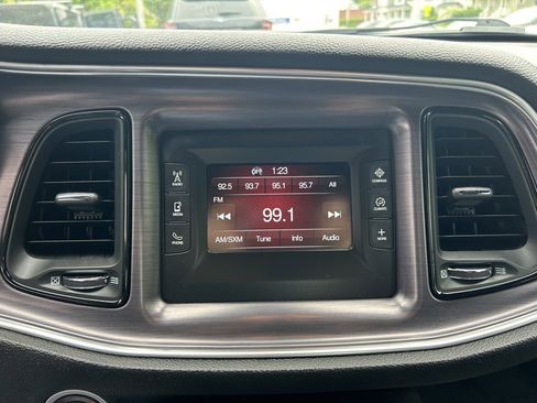 Used 2016 Dodge Challenger SXT RWD image 19
