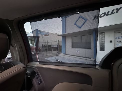 Used 2014 Chrysler Town & Country Touring-L w/ Driver Convenience Group FWD image 41