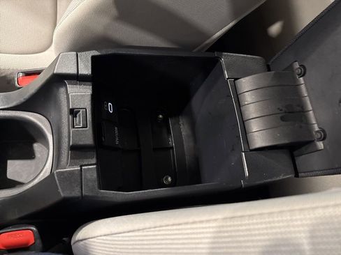 Used 2023 Toyota Corolla Cross LE image 35