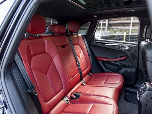 Certified 2023 Porsche Macan image 44