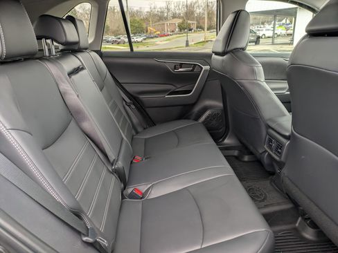 Used 2025 Toyota RAV4 XLE Premium image 34