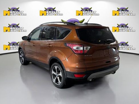 Used 2017 Ford Escape SE w/ Equipment Group 201A image 6