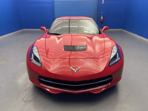 Used 2016 Chevrolet Corvette Stingray Coupe RWD image 3