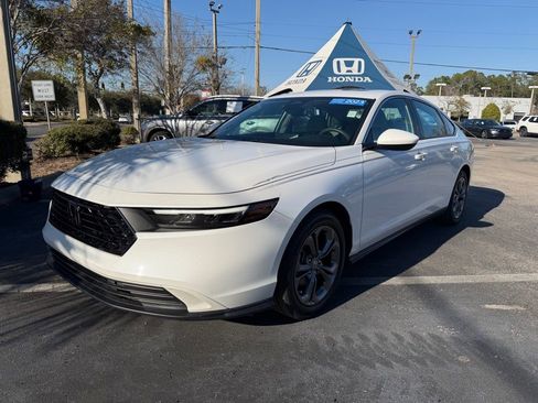 Certified 2023 Honda Accord EX image 3