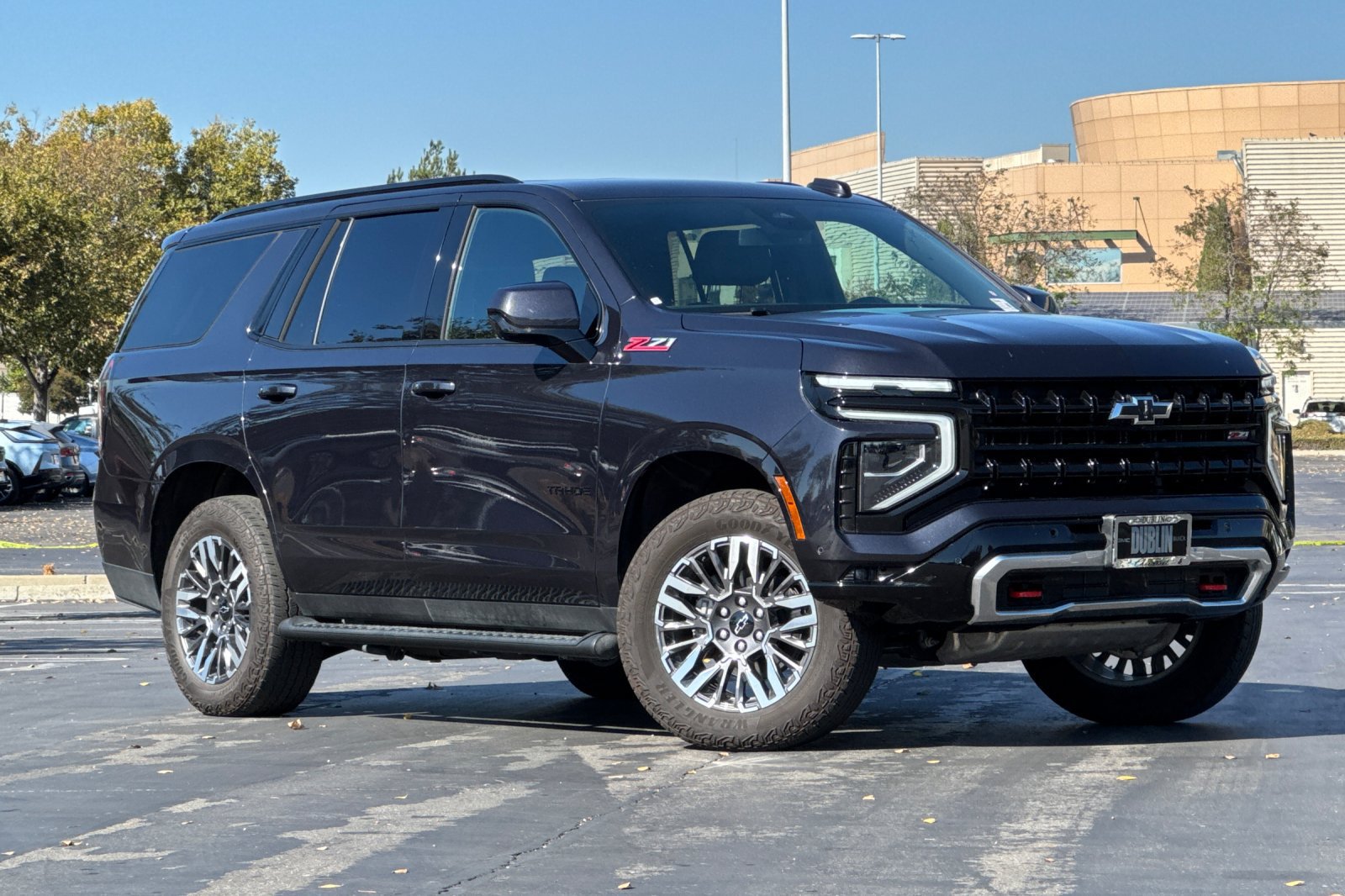Used 2025 Chevrolet Tahoe Z71 AWD/4WD image 2