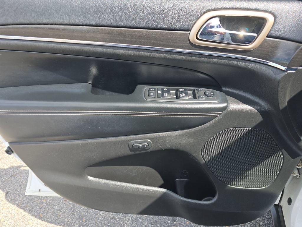 Used 2017 Jeep Grand Cherokee Limited AWD/4WD image 22