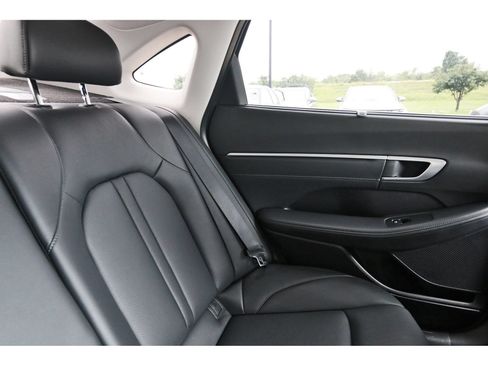 Certified 2025 Hyundai Sonata Limited FWD image 14