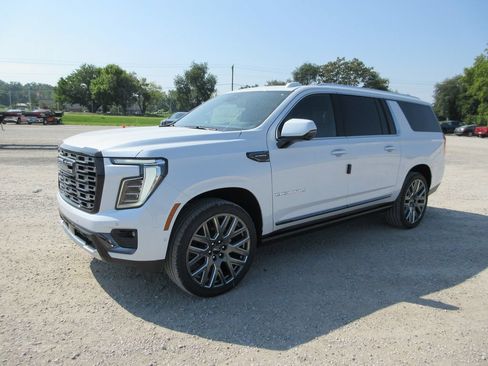 New 2026 GMC Yukon XL Denali Ultimate AWD/4WD image 7