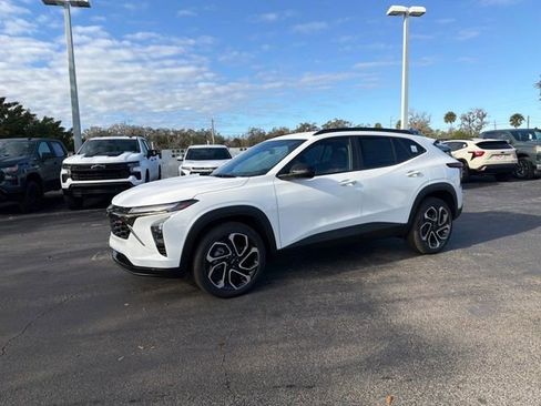 New 2026 Chevrolet Trax RS w/ Driver Confidence Package image 2