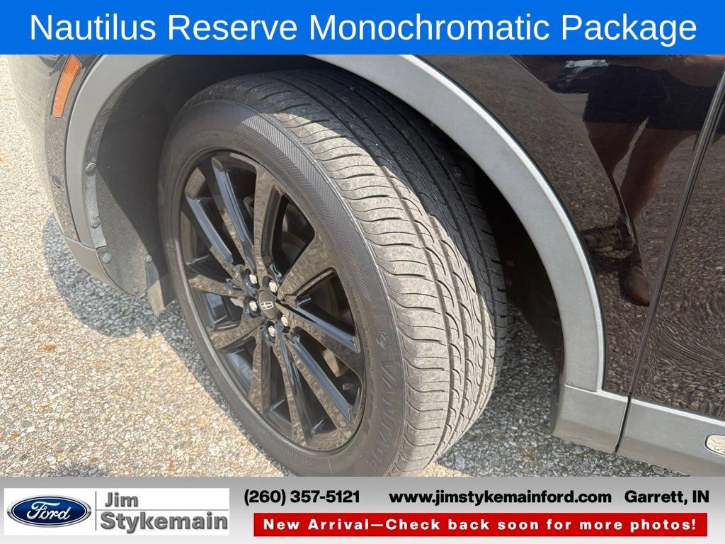 Used 2023 Lincoln Nautilus Reserve w/ Equipment Group 201A AWD/4WD image 2