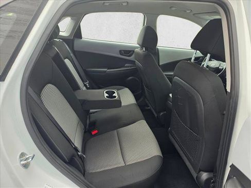 Used 2018 Hyundai Kona SE FWD image 12