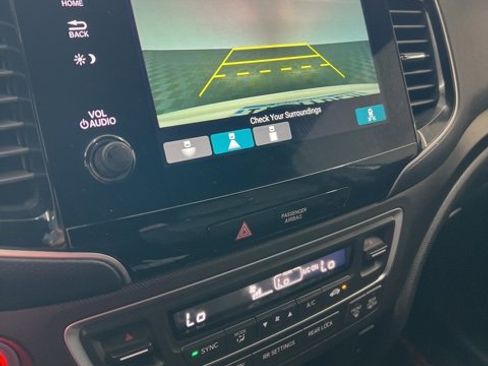 Used 2022 Honda Pilot TrailSport image 8