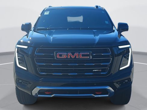 Used 2025 GMC Yukon AT4 image 2