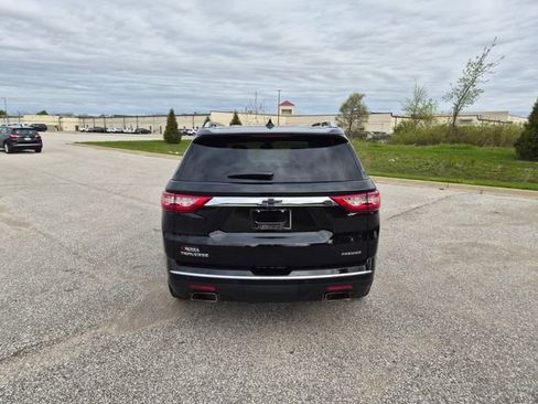 Used 2021 Chevrolet Traverse Premier FWD image 6