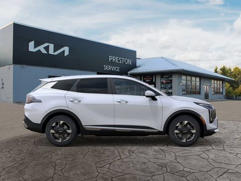 New 2026 Kia Sportage LX FWD image 8
