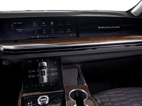 Used 2026 Cadillac Escalade Platinum Sport w/ LPO, Floor Liner Package AWD/4WD image 41