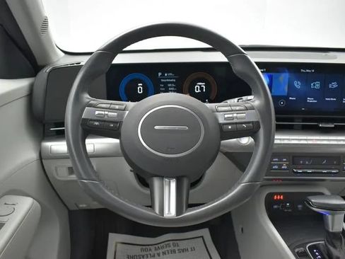 Used 2025 Hyundai Kona SEL FWD image 20