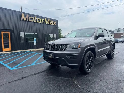 Used 2018 Jeep Grand Cherokee Altitude AWD/4WD image 1