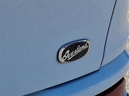 Used 2017 Jeep Cherokee Overland w/ Technology Group image 38