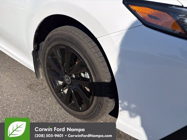 Used 2024 Toyota Camry SE FWD image 3