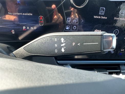 New 2025 Chevrolet Equinox EV LT w/ Convenience Package II image 16