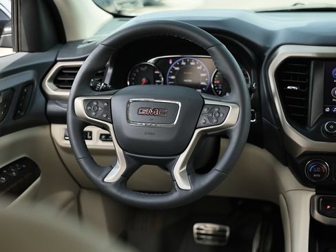 Used 2023 GMC Acadia Denali w/ Denali Technology Package FWD image 29