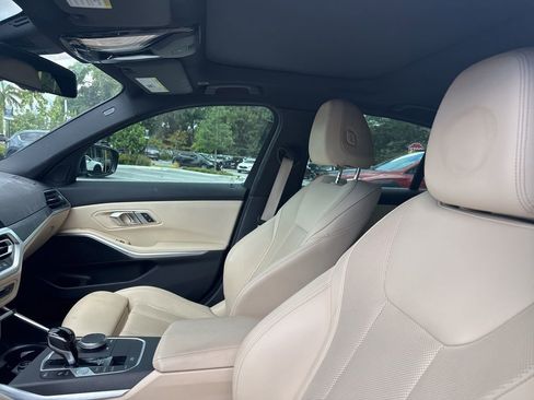 Used 2022 BMW 330i Sedan w/ Driving Assistance Package RWD image 18