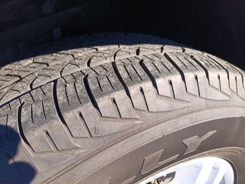 Certified 2021 Ford Explorer XLT w/ Equipment Group 202A image 31