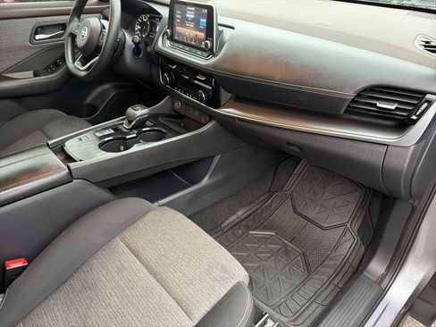 Used 2021 Nissan Rogue SV image 25