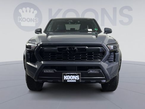 Used 2024 Toyota Tacoma TRD Off-Road image 11
