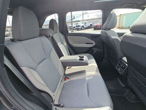 Used 2025 Subaru Forester Premium image 27