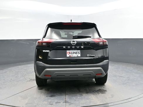 Used 2023 Nissan Rogue SV image 6