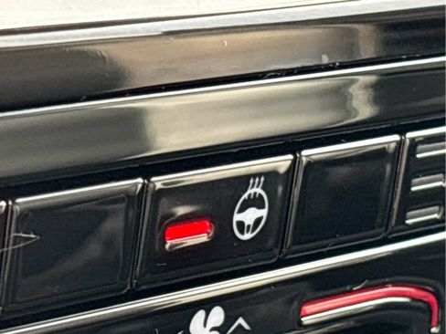 Used 2023 Jeep Grand Cherokee Limited image 18