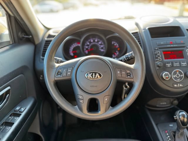 Used 2013 Kia Soul FWD image 32