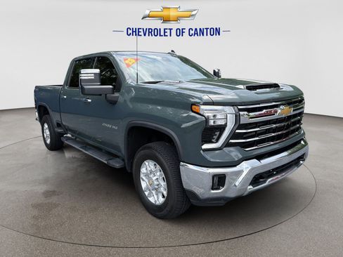 Used 2025 Chevrolet Silverado 2500 LTZ w/ LTZ Convenience Package AWD/4WD image 3