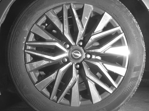 Used 2025 Nissan Altima 2.5 SV image 14